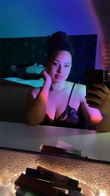 Brinna Babe VIP model adult picture