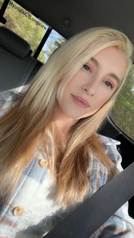 Barbiee95 star pornographic image