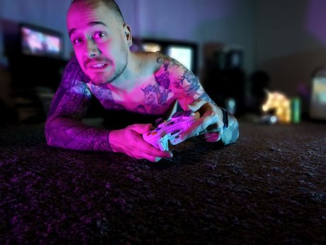 Alec Hardy Free perfect star pictures