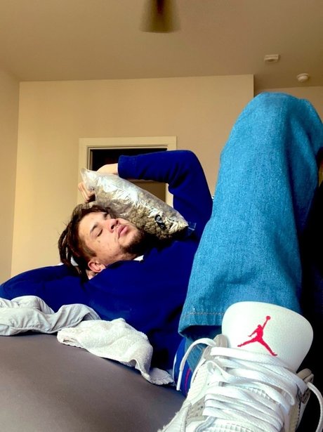 FreakyD33k free pornstar pics