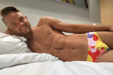 Happy Bulge nice actress pics