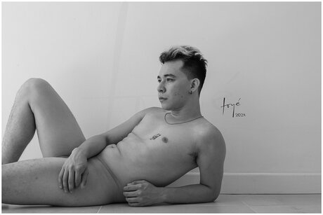 _Male Nude Photography_ art model pic