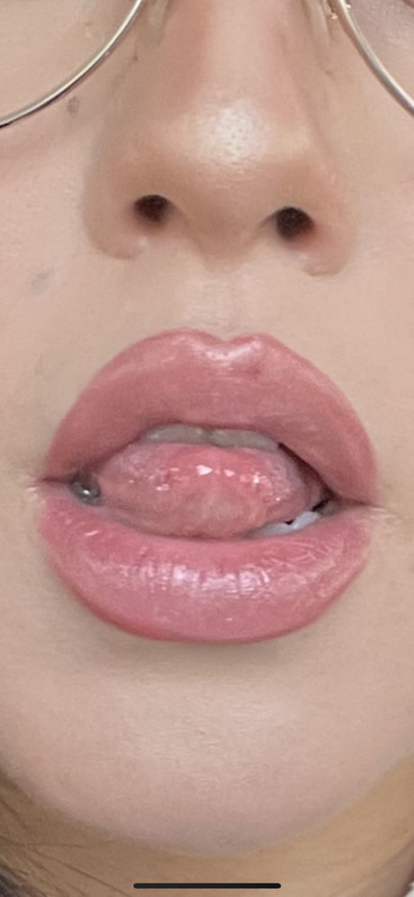 Madame Floure model hd img