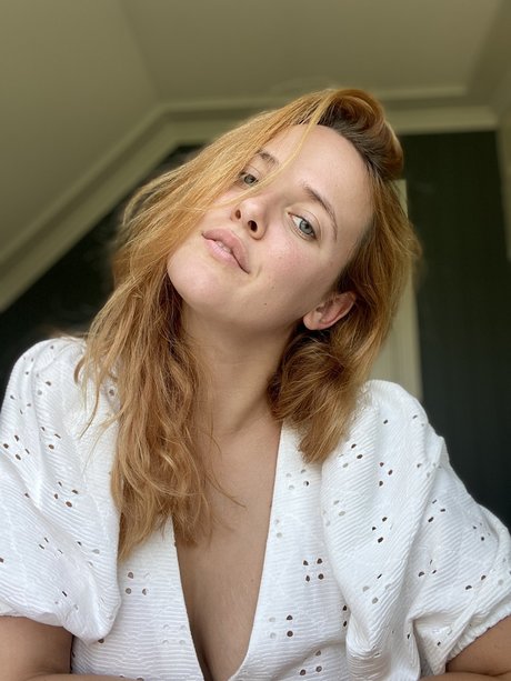 MaryKay star sexy images