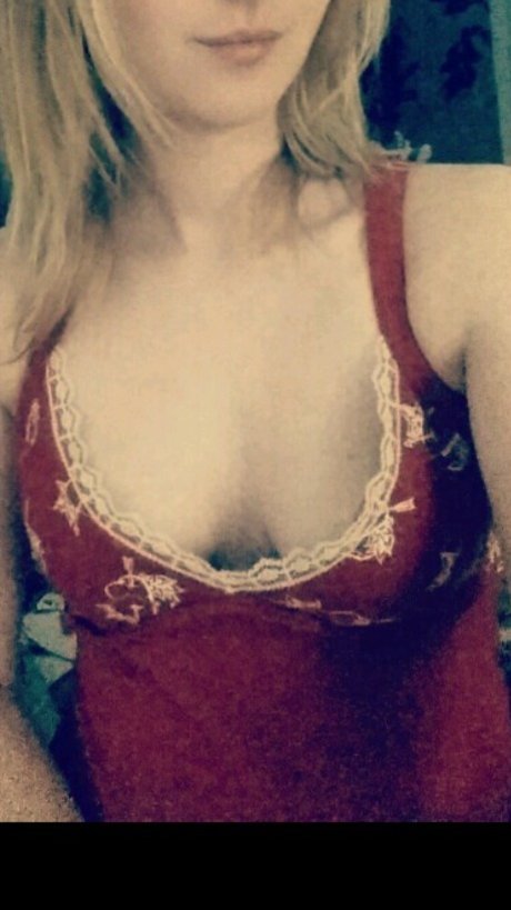 Isabell nudes model image