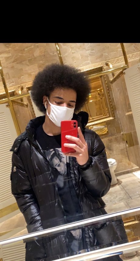 WetNoodleSalad porn star pic