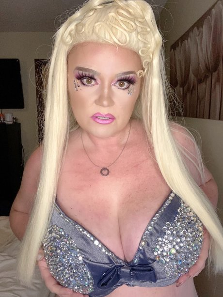 Mrs Lane star pretty image