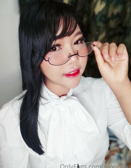 moonum model exclusive galleries