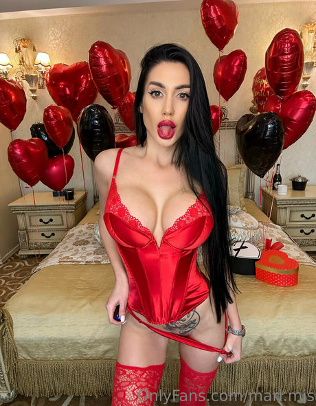 mari mis porn model gallery