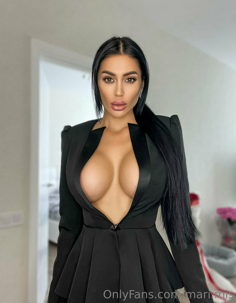 mari mis nudes model pics