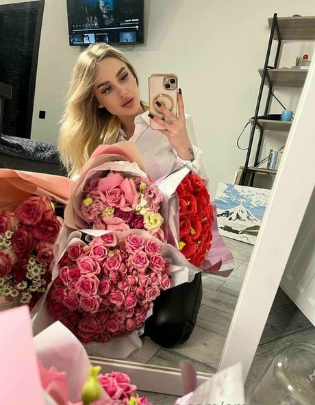 emmyystar nice model image