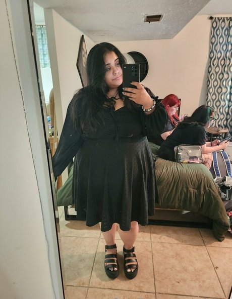 adriivy pornographic model picture