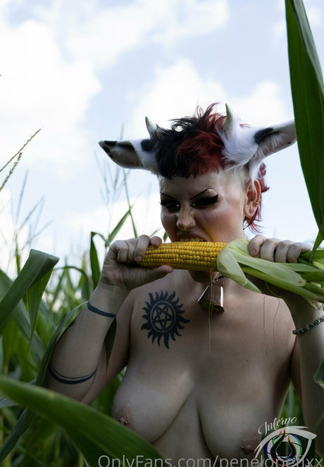 penelopefixx nude star gallery