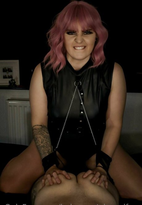 babemeetsbeardfree erotic star image