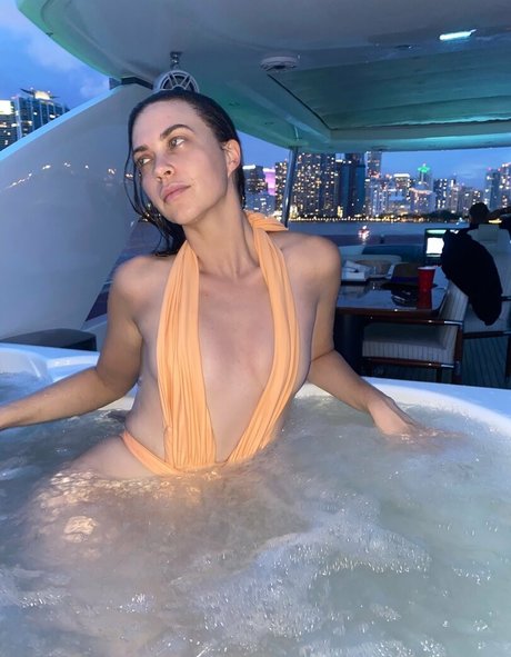 withlovesaraxo model exclusive pics