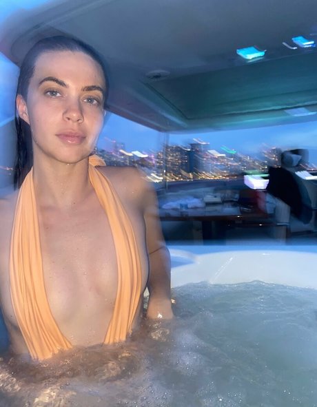 withlovesaraxo model pretty pics