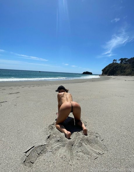 arianaus pornographic actress image