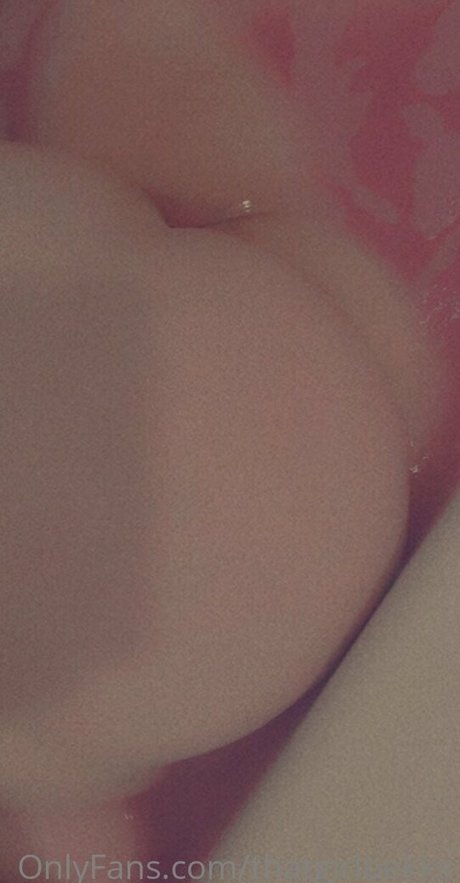 thatgirlbekks nude model image