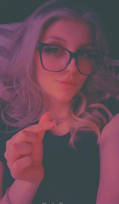 kyats nude model archive