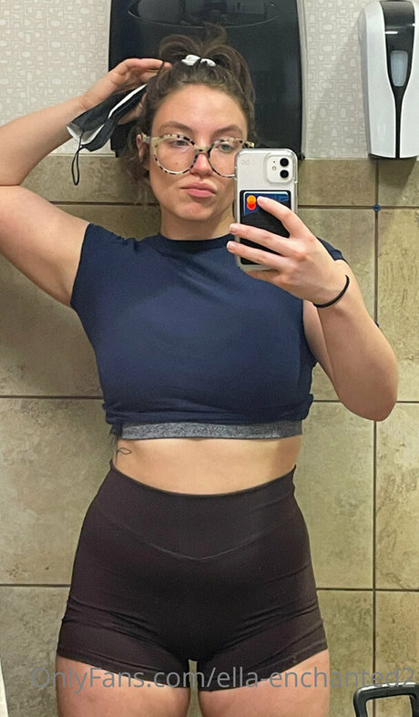 ella enchanted2 star best pictures