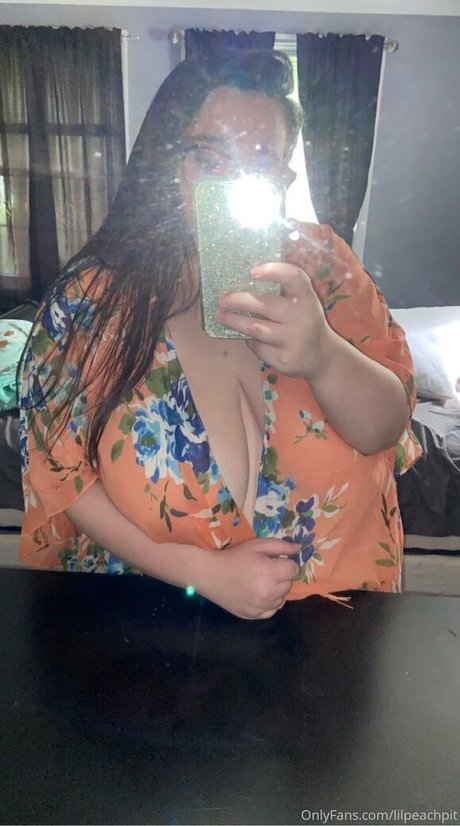 lilpeachpit pornstar nude gallery