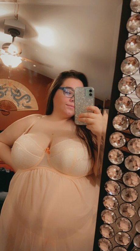 lilpeachpit model porn gallery