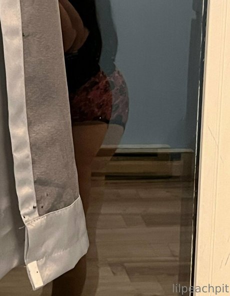 lilpeachpit high quality model pictures