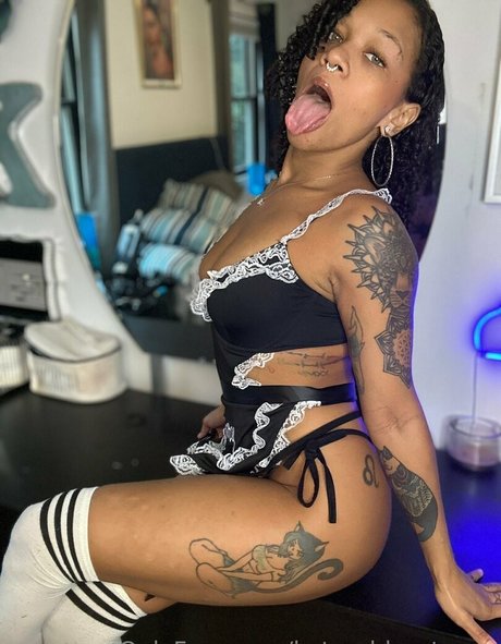 katgoddesstease art star img