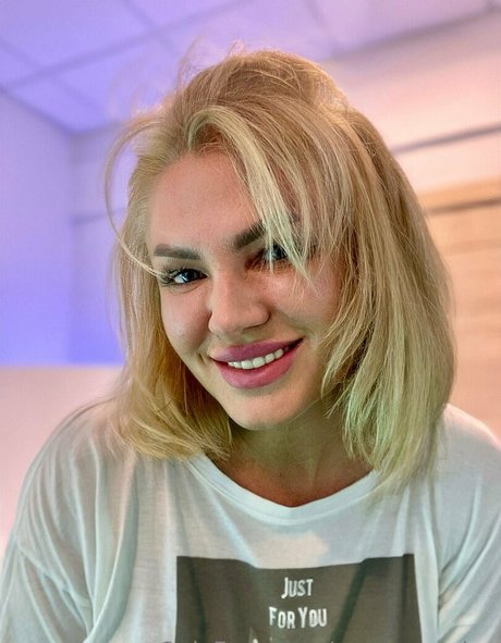 xmommynina top actress pictures