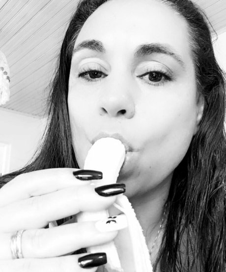 Denise Butterfly model sexy img