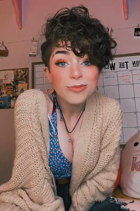 graceful addison pornstar nude photo