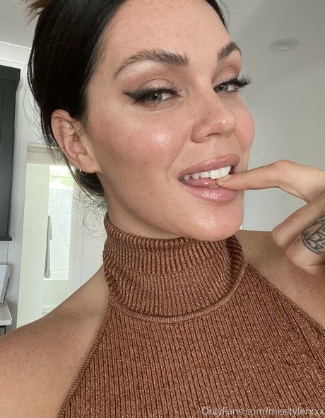 misstylerxxx model hd photo