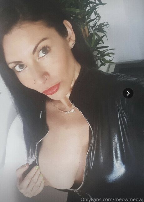 Janina Tregambe model hd pics