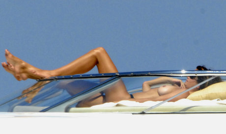 Cindy Crawford naked pornstar img