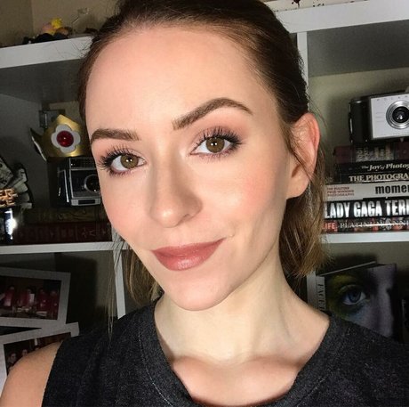 Mollie Damon perfect pornstar pic