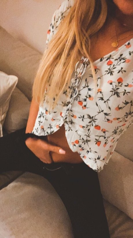 blondibomb pornstar perfect img