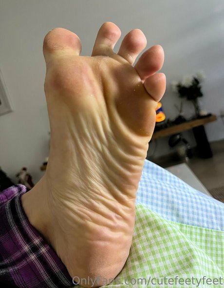 cutefeetyfeet best actress img