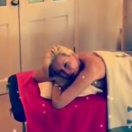 Denise Van Outen Profile pic