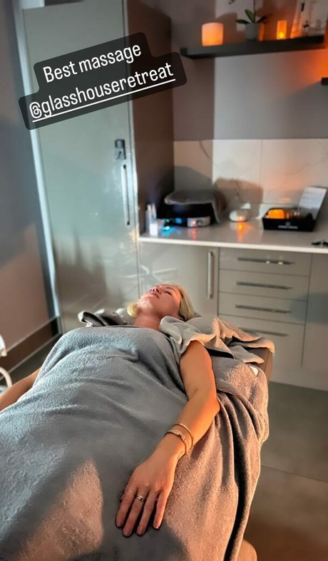 Denise Van Outen star high quality img