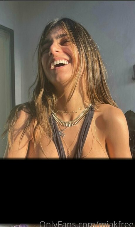 miakfree pornstar naked picture