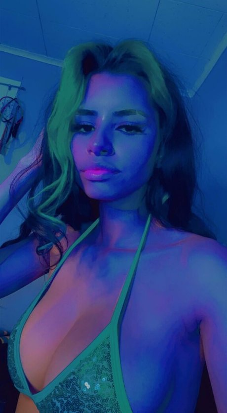 yazzifreaky pretty model pictures