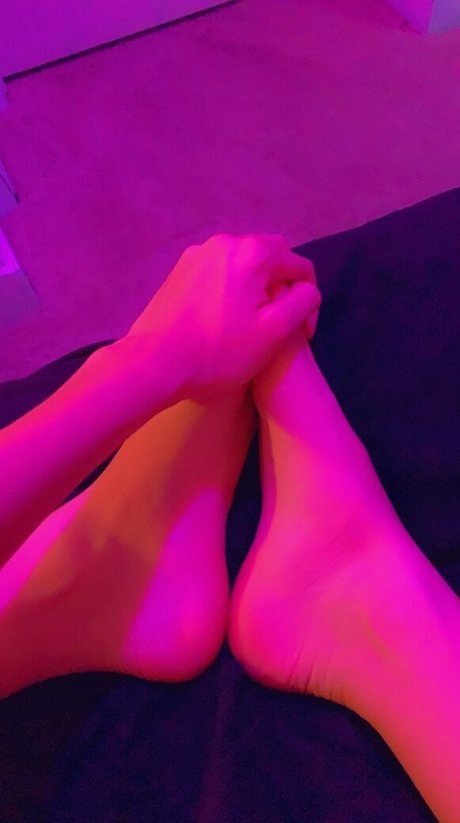 yazzifreaky free model pics