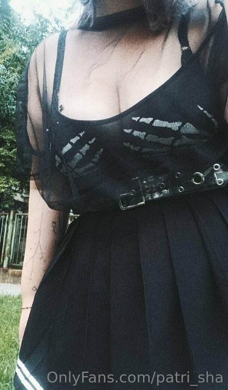 patri sha model free image