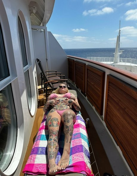 stupiderandhotter pornstar exclusive image