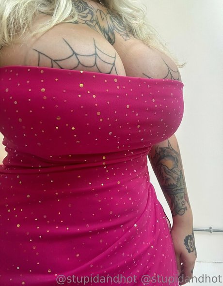 stupiderandhotter nudes model pics