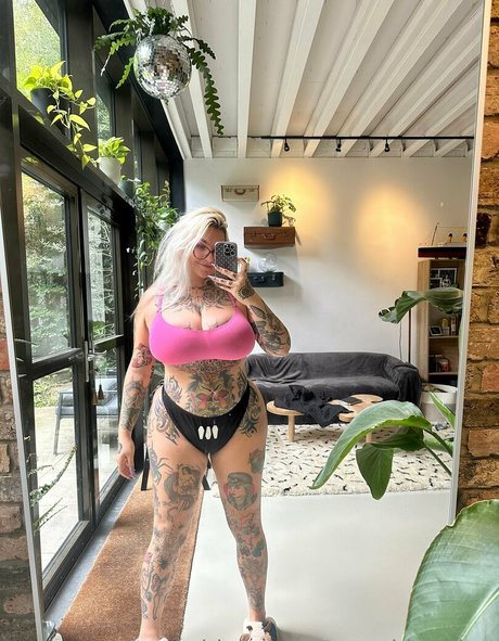 stupiderandhotter star hot picture