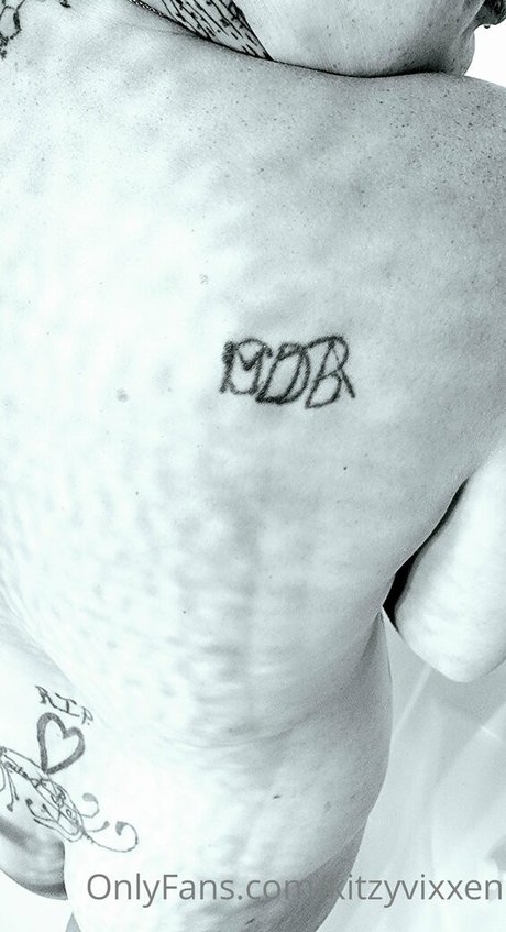 kitzyvixxen model nude images