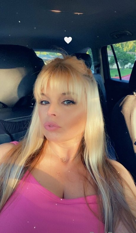 roxirenay erotic star image