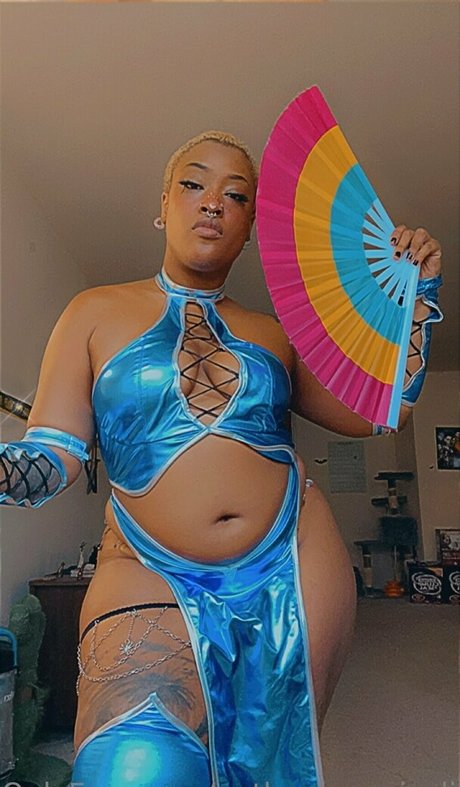 gothcakezspicylife actress gallery