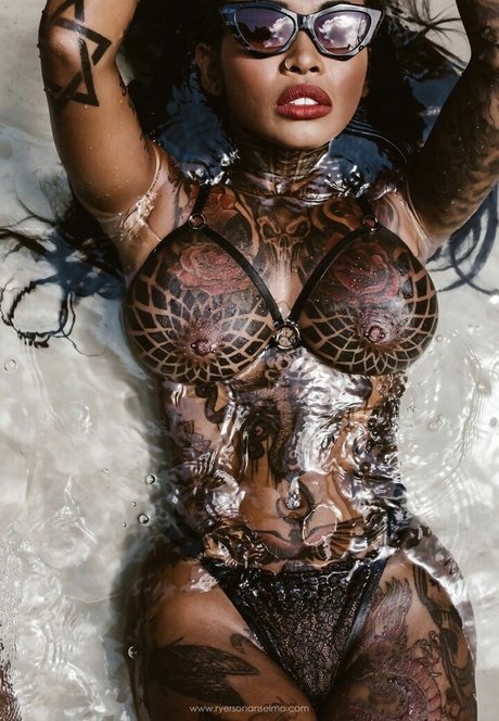 Lidya Kitty erotic model picture